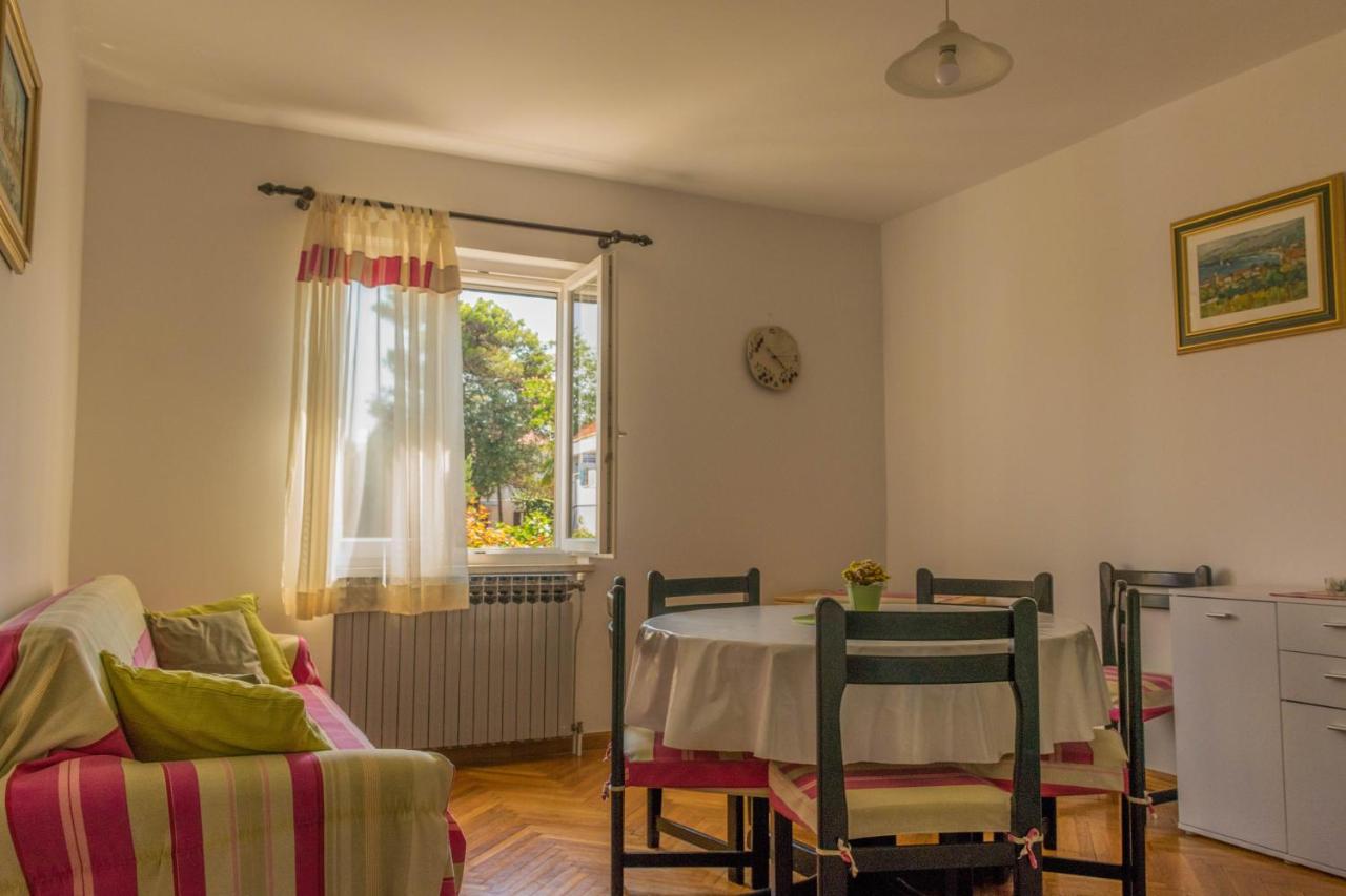Apartments White & Green In Malinska Εξωτερικό φωτογραφία