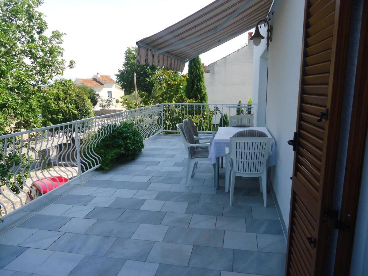 Apartments White & Green In Malinska Εξωτερικό φωτογραφία