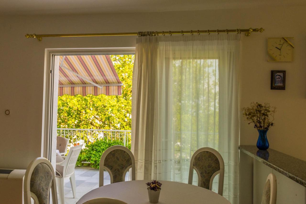 Apartments White & Green In Malinska Εξωτερικό φωτογραφία