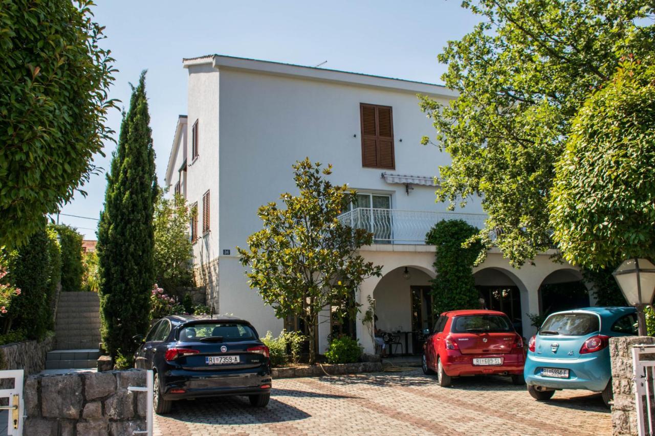 Apartments White & Green In Malinska Εξωτερικό φωτογραφία