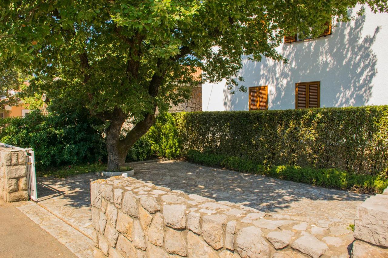 Apartments White & Green In Malinska Εξωτερικό φωτογραφία