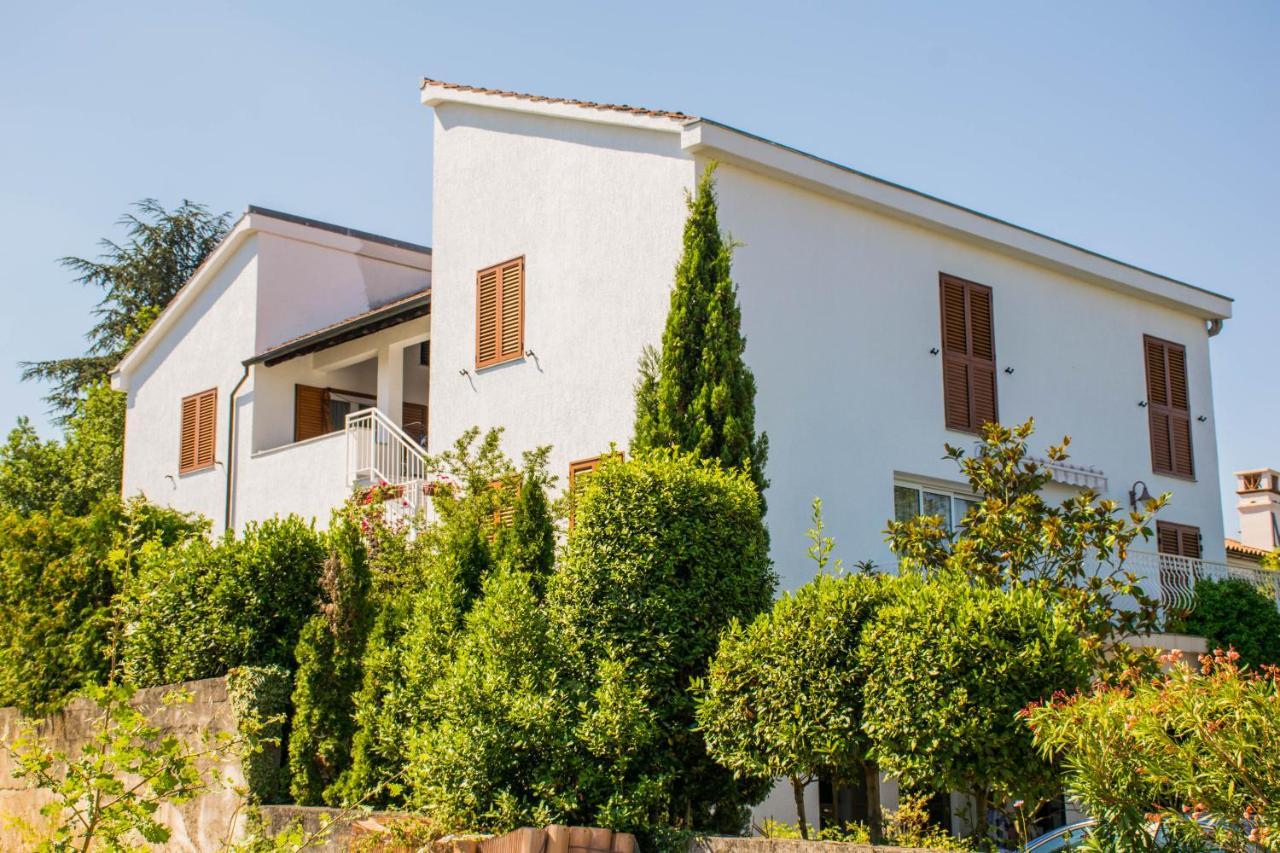 Apartments White & Green In Malinska Εξωτερικό φωτογραφία