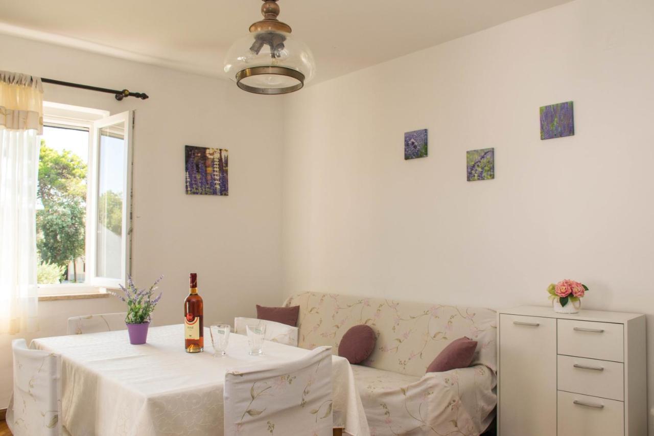 Apartments White & Green In Malinska Εξωτερικό φωτογραφία