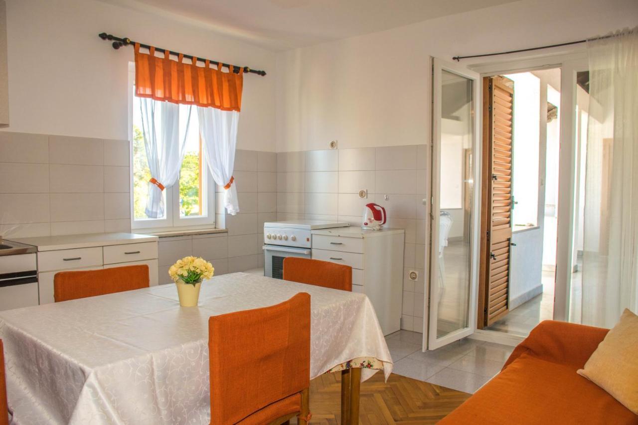Apartments White & Green In Malinska Εξωτερικό φωτογραφία