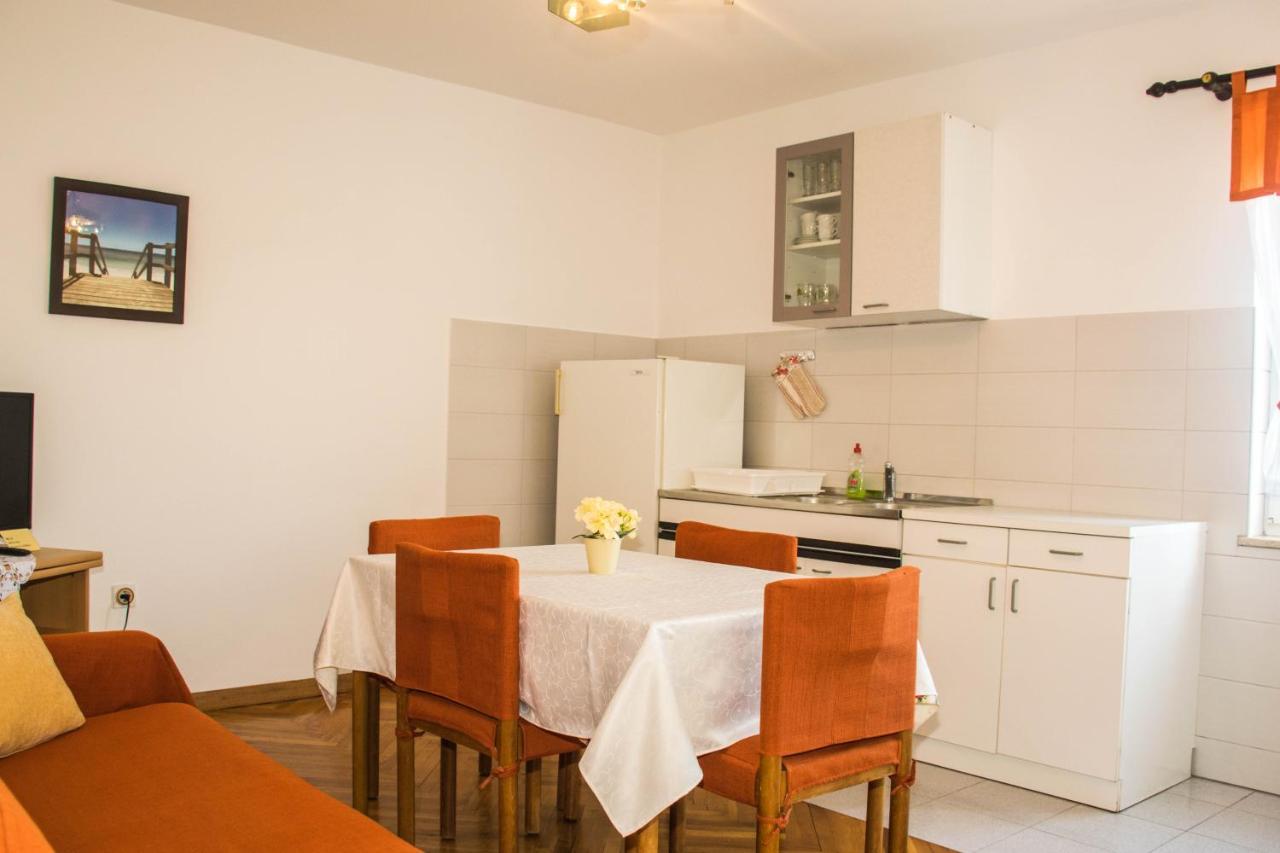 Apartments White & Green In Malinska Εξωτερικό φωτογραφία