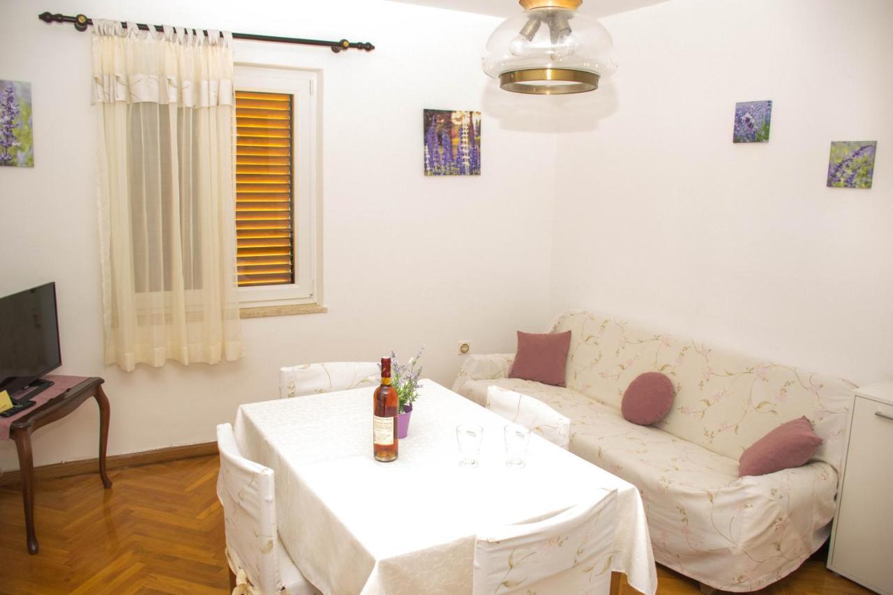 Apartments White & Green In Malinska Εξωτερικό φωτογραφία