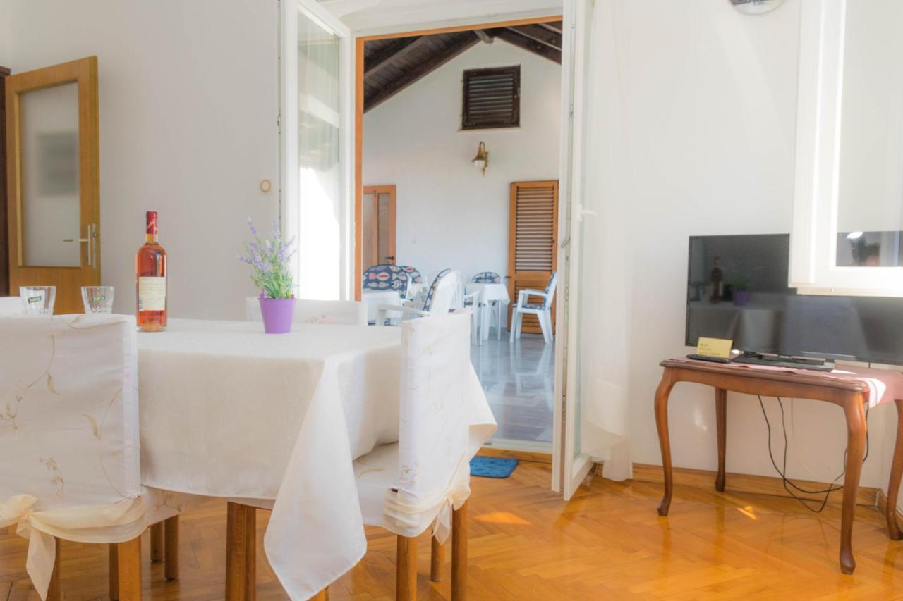 Apartments White & Green In Malinska Εξωτερικό φωτογραφία